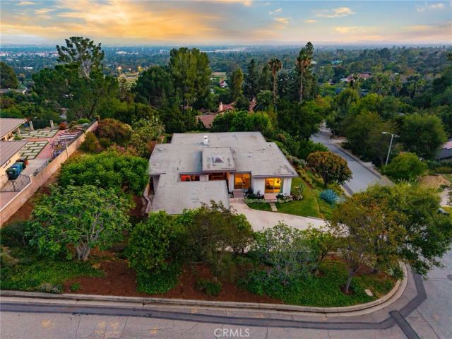 598 Camillo Road, Sierra Madre, CA 91024