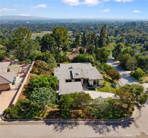 598 Camillo Road, Sierra Madre, CA 91024