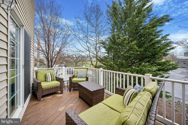 201 COBBLESTONE DR, Ardmore, PA 19003