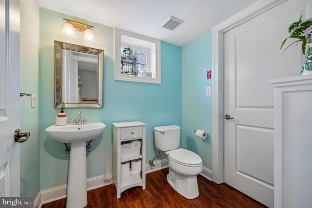 201 COBBLESTONE DR, Ardmore, PA 19003