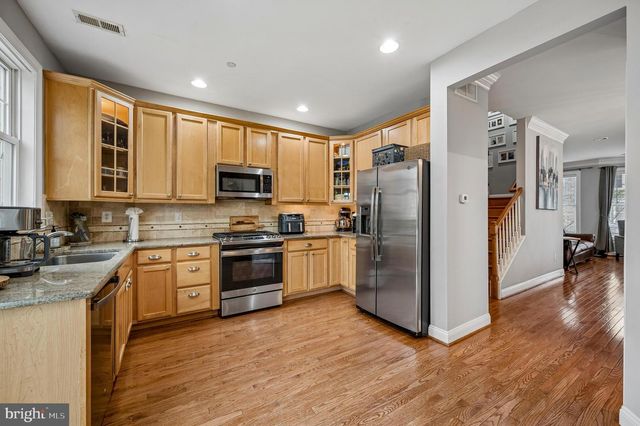 201 COBBLESTONE DR, Ardmore, PA 19003