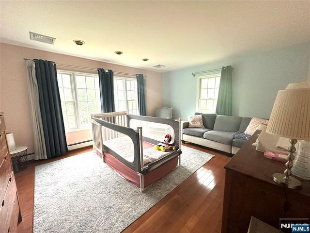 604 Grandview Terrace, Franklin Lakes, NJ 07417