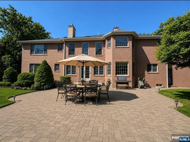 604 Grandview Terrace, Franklin Lakes, NJ 07417