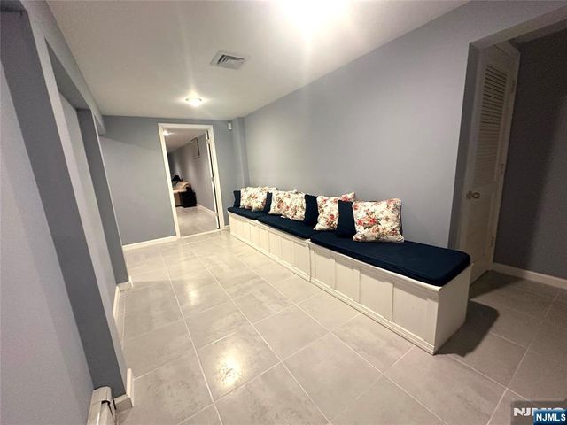 604 Grandview Terrace, Franklin Lakes, NJ 07417