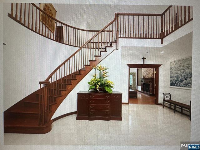 604 Grandview Terrace, Franklin Lakes, NJ 07417