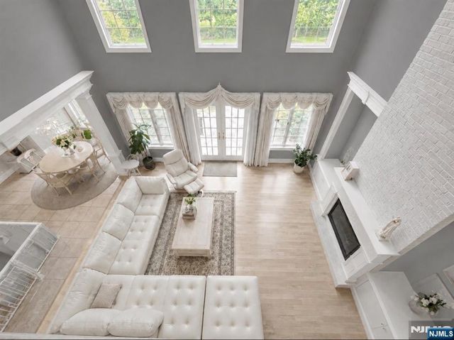 604 Grandview Terrace, Franklin Lakes, NJ 07417