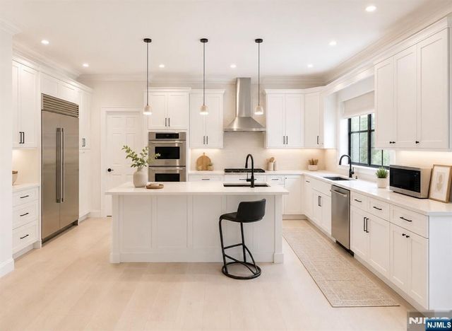 604 Grandview Terrace, Franklin Lakes, NJ 07417