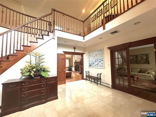 604 Grandview Terrace, Franklin Lakes, NJ 07417