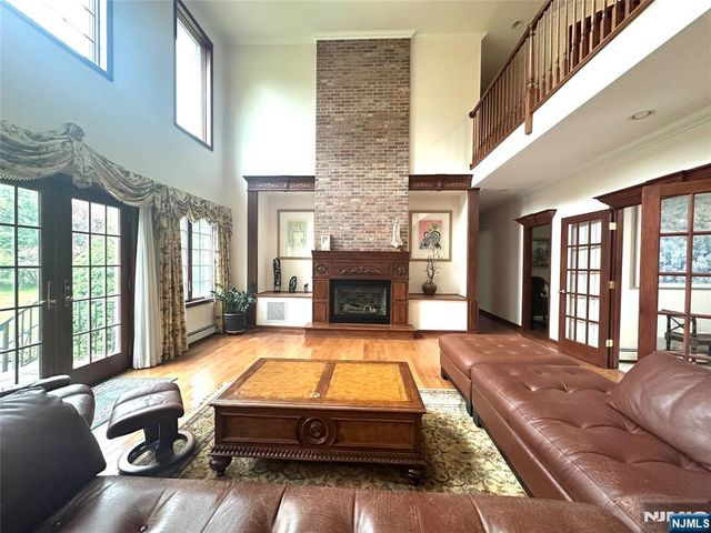 604 Grandview Terrace, Franklin Lakes, NJ 07417