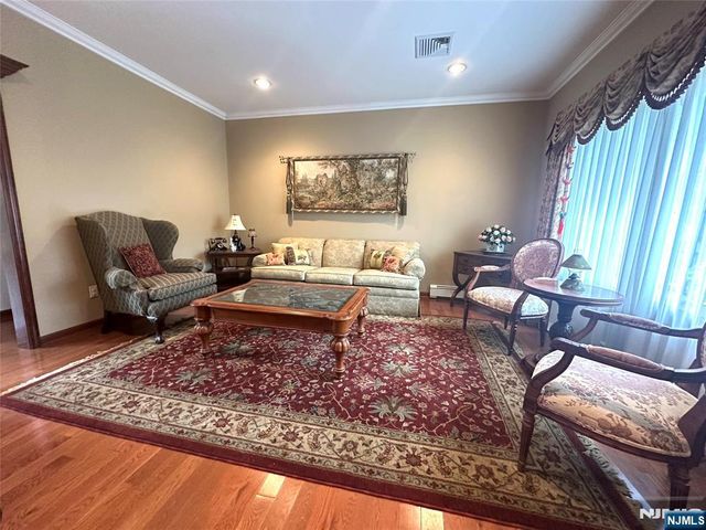 604 Grandview Terrace, Franklin Lakes, NJ 07417