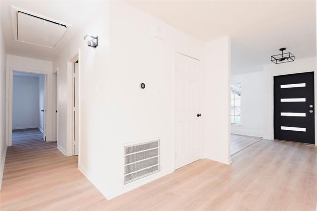 11611 Sagedowne Lane, Houston, TX 77089