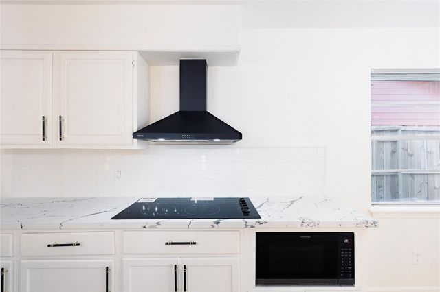 11611 Sagedowne Lane, Houston, TX 77089