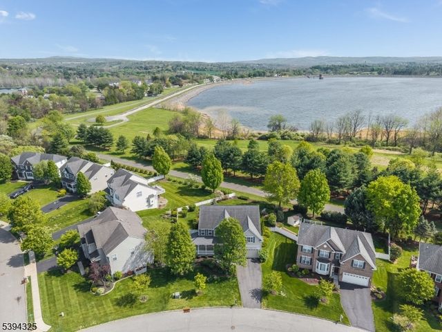 23 Crestview Drive, Clinton Twp., NJ 08809