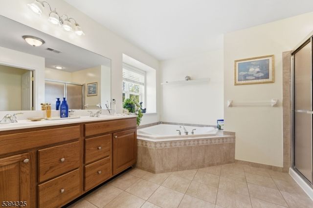 23 Crestview Drive, Clinton Twp., NJ 08809