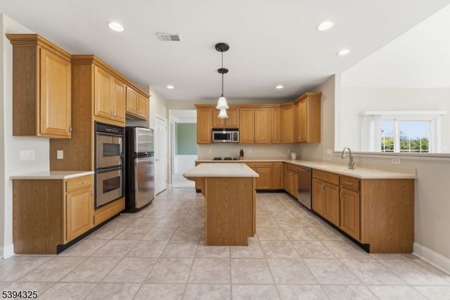 23 Crestview Drive, Clinton Twp., NJ 08809
