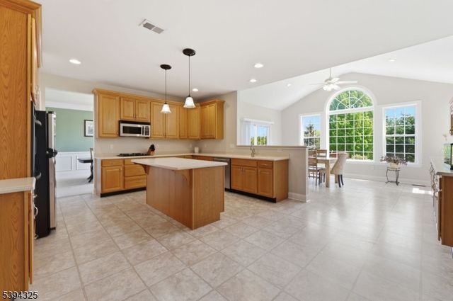 23 Crestview Drive, Clinton Twp., NJ 08809