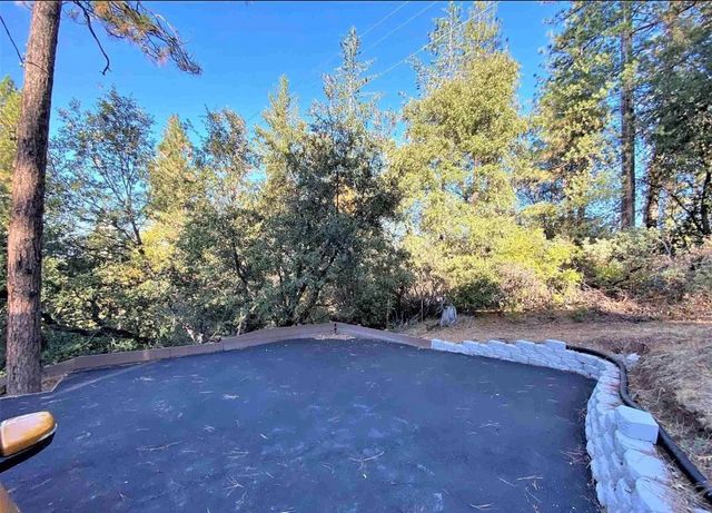 18537 N Dome Ct, Groveland, CA 95321