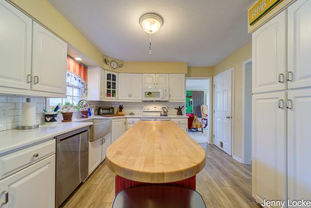 1530 Bayview Drive, Norton Shores City, MI 49441