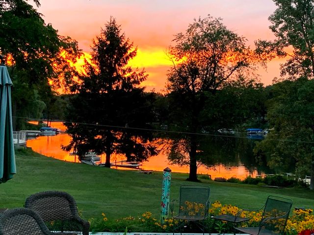 1530 Bayview Drive, Norton Shores City, MI 49441