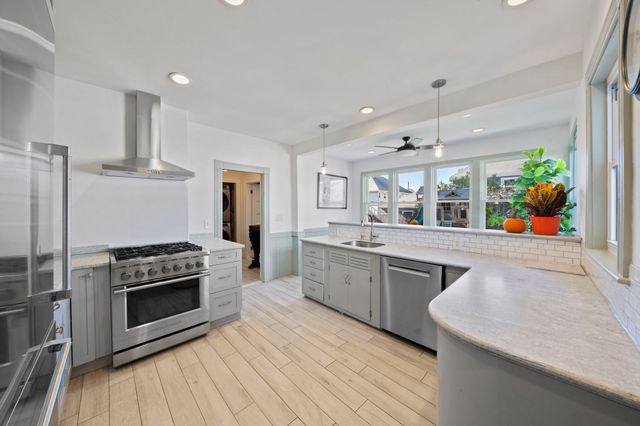 118 Merrymount Rd, Quincy, MA 02169