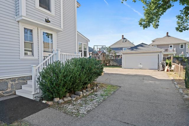 118 Merrymount Rd, Quincy, MA 02169