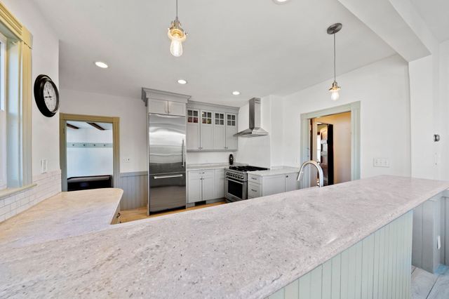 118 Merrymount Rd, Quincy, MA 02169