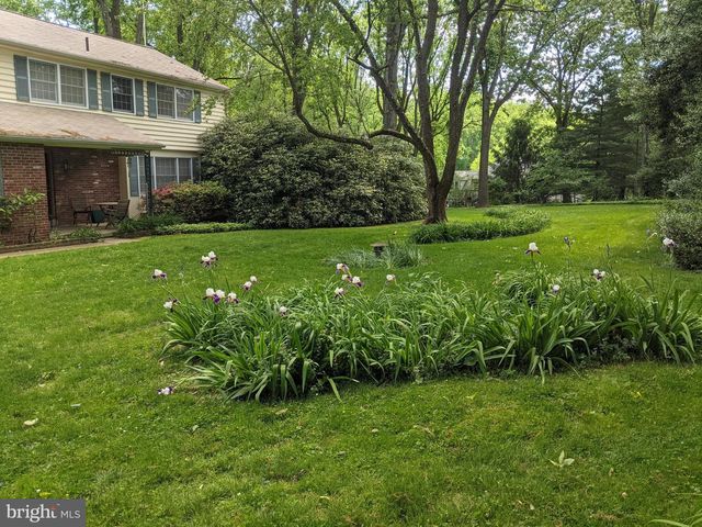 11 N SUGARTOWN RD, Malvern, PA 19355