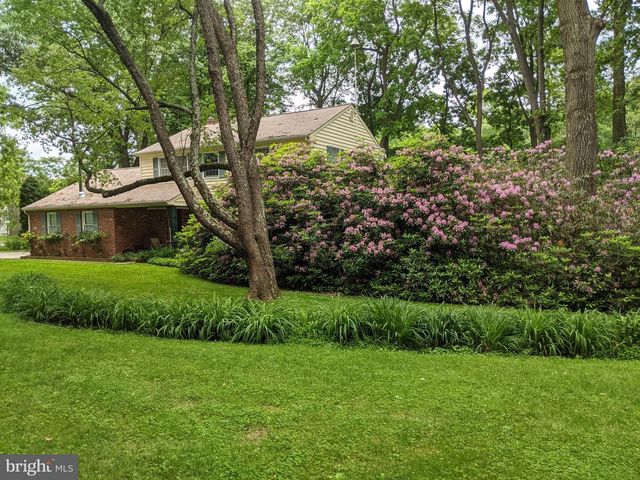 11 N SUGARTOWN RD, Malvern, PA 19355