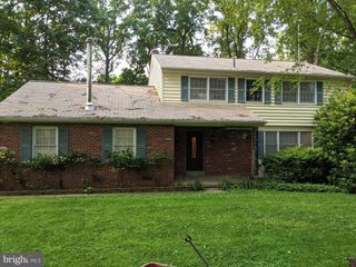 11 N SUGARTOWN RD, Malvern, PA 19355