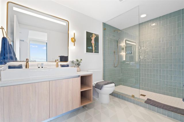 159 NE 6th St 2415, Miami, FL 33132