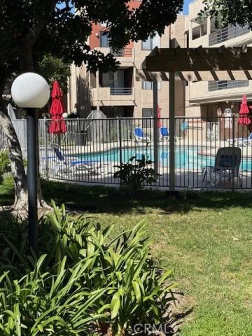 7826 TOPANGA 213, Canoga Park, CA 91304