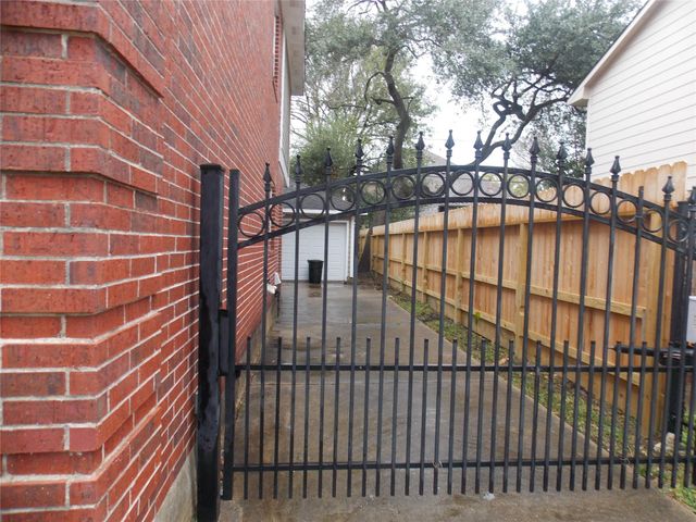 4418 Jane Street, Bellaire, TX 77401
