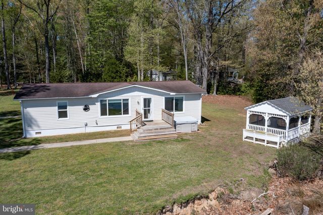 529 MORATTICO CREEK RD, Farnham, VA 22460