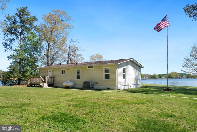 529 MORATTICO CREEK RD, Farnham, VA 22460