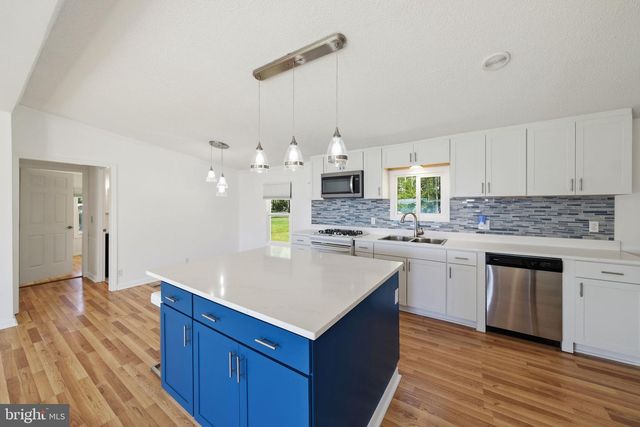 529 MORATTICO CREEK RD, Farnham, VA 22460