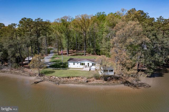 529 MORATTICO CREEK RD, Farnham, VA 22460