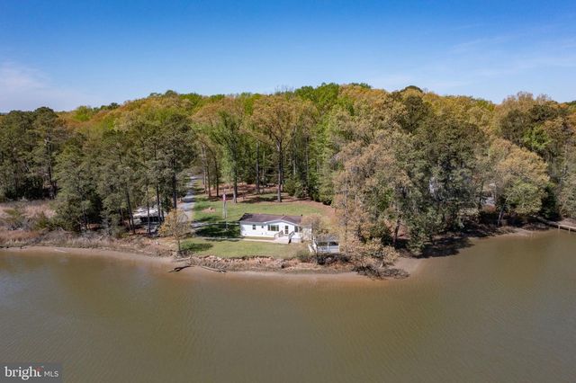 529 MORATTICO CREEK RD, Farnham, VA 22460