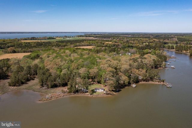 529 MORATTICO CREEK RD, Farnham, VA 22460