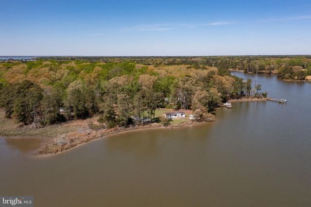 529 MORATTICO CREEK RD, Farnham, VA 22460