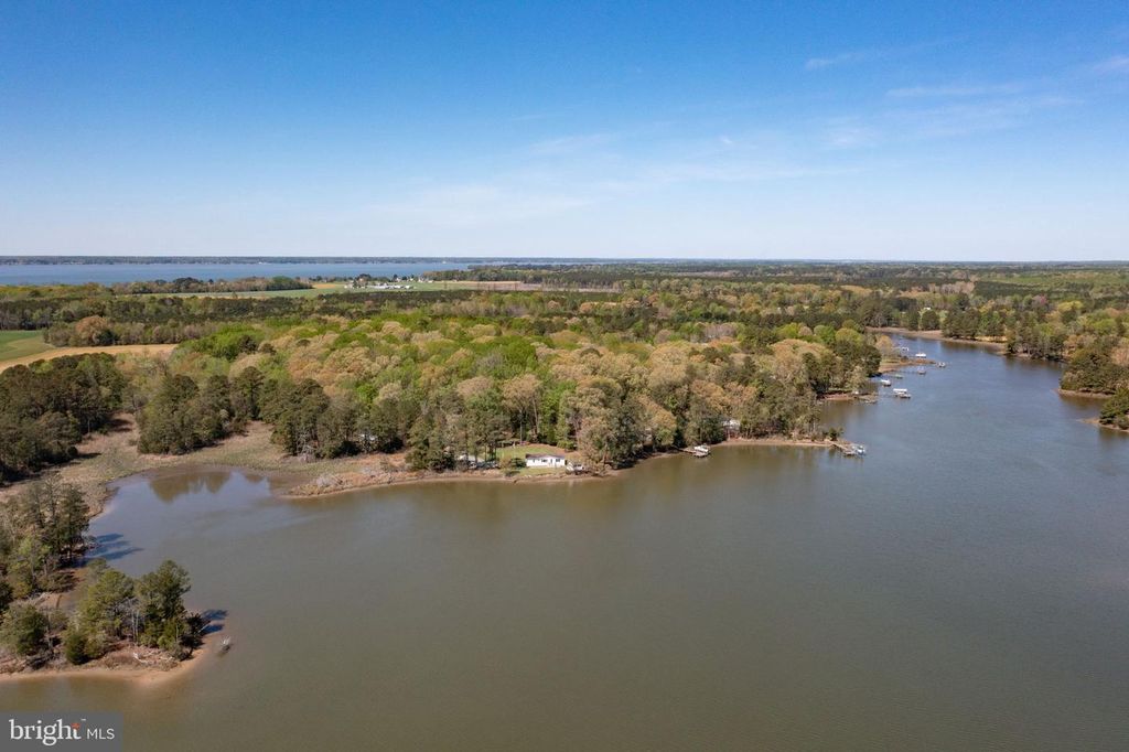 529 MORATTICO CREEK RD, Farnham, VA 22460
