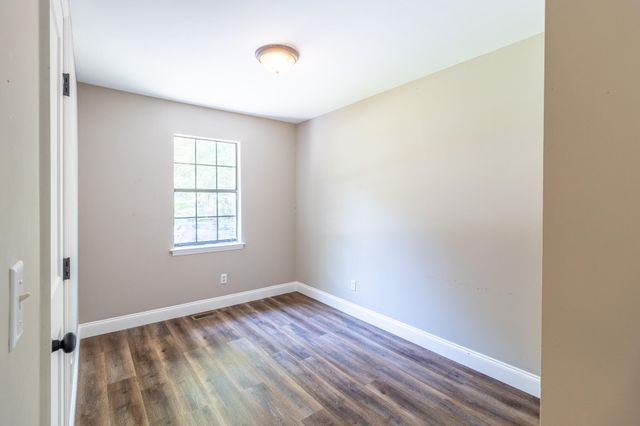 1617 N Chester Road, Hixson, TN 37343