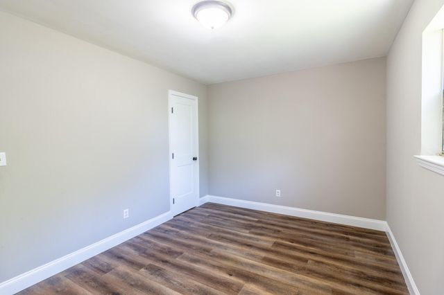 1617 N Chester Road, Hixson, TN 37343