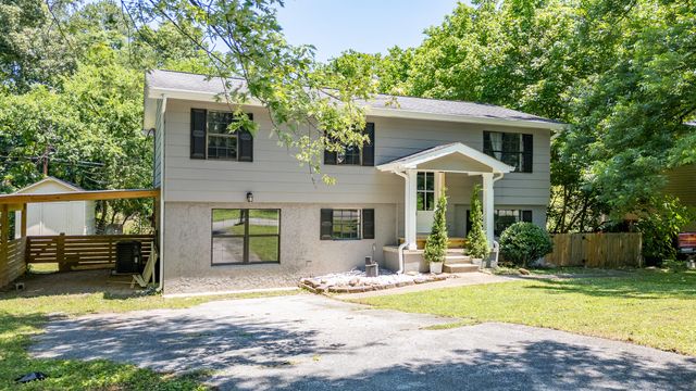 1617 N Chester Road, Hixson, TN 37343