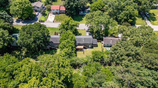 1617 N Chester Road, Hixson, TN 37343