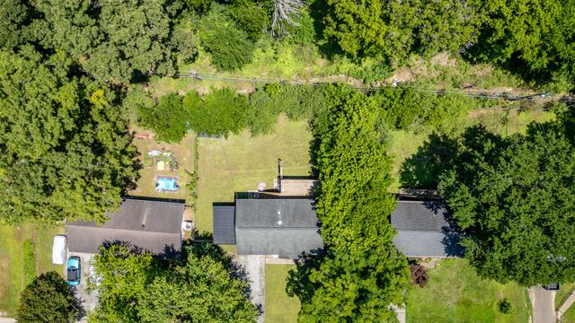 1617 N Chester Road, Hixson, TN 37343