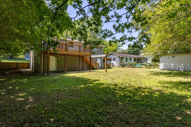 1617 N Chester Road, Hixson, TN 37343