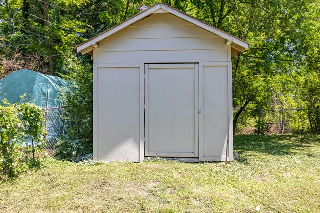 1617 N Chester Road, Hixson, TN 37343