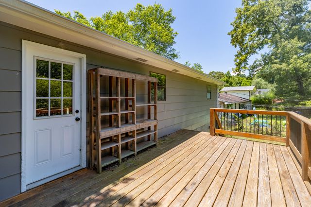 1617 N Chester Road, Hixson, TN 37343