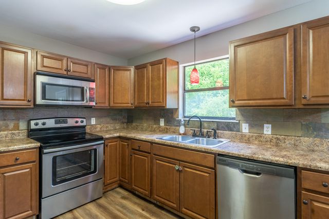 1617 N Chester Road, Hixson, TN 37343