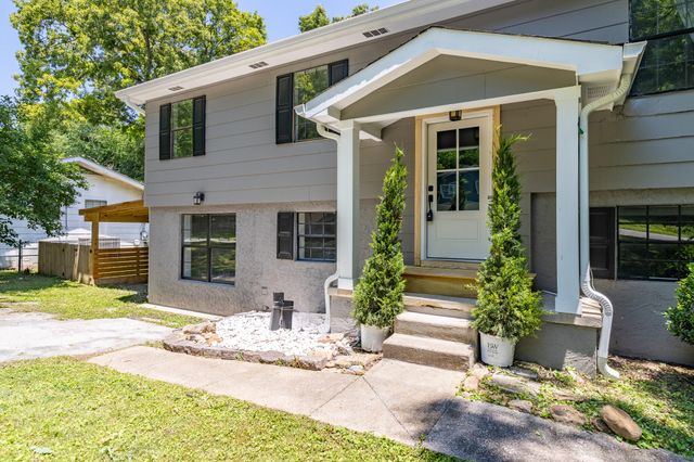 1617 N Chester Road, Hixson, TN 37343